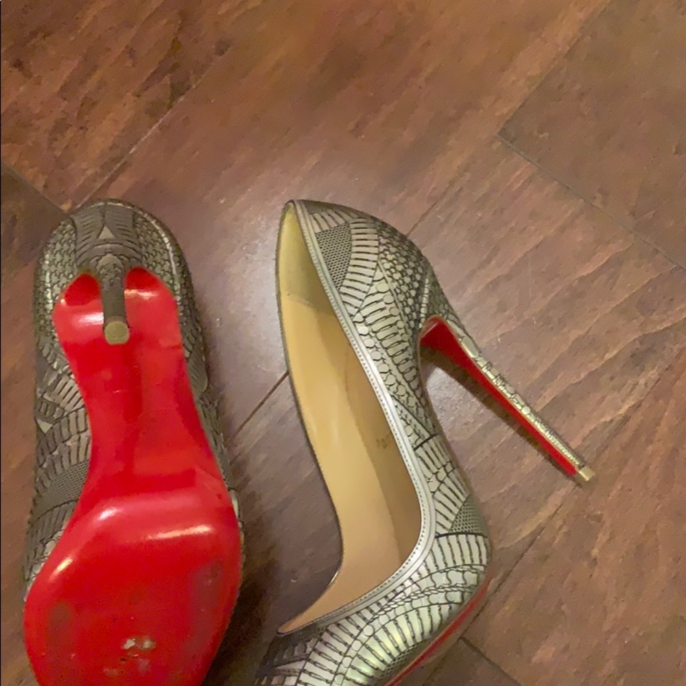 Shoes - Picture 4 of 5